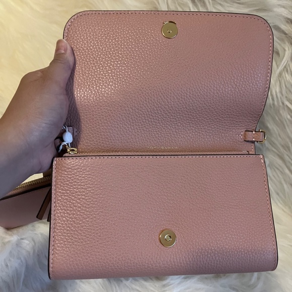 Tory Burch Crossbody comes with an insert - Picture 6 of 8